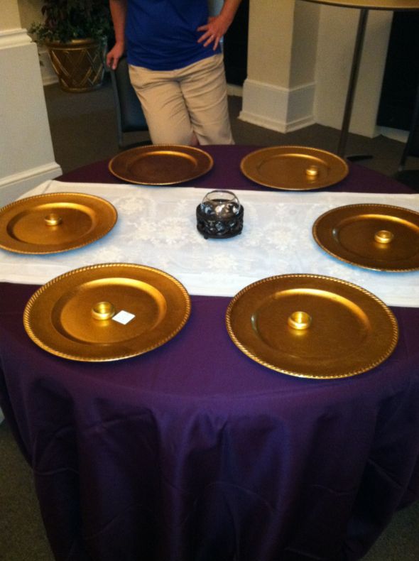 eggplant purple wedding table settings