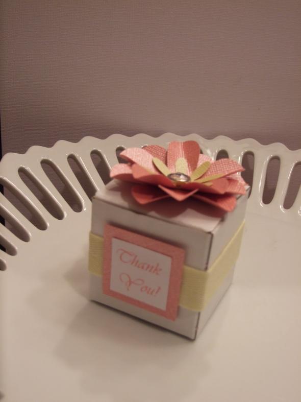 CUTE FLOWER FAVOR BOXES! :  wedding Favor2