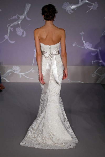 Pre-Selling my Alvina Valenta 9102 dress; available after 10/22/11 :  wedding alvina valenta 9102 1 lace ivory strapless alencon lace sweetheart 9102 AV