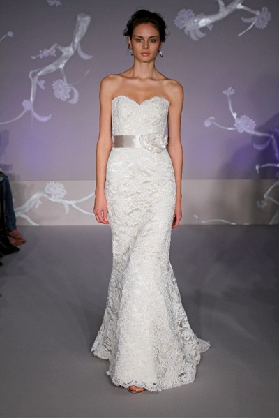 Pre-Selling my Alvina Valenta 9102 dress; available after 10/22/11 :  wedding alvina valenta 9102 1 lace ivory strapless alencon lace sweetheart AV 9102