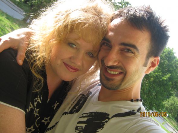 Marrying a younger man? Show us your pics! :  wedding IMG 0384