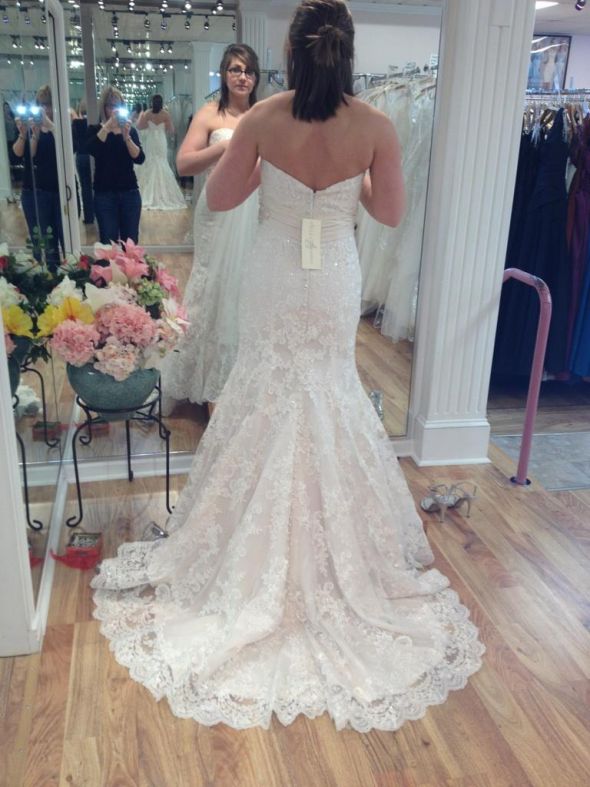 which allure dress?! PICTURES :  wedding dress help allure lace sweetheart button back IMG958698
