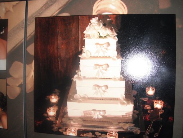 Cake! Taste versus look....help :  wedding Picf 056