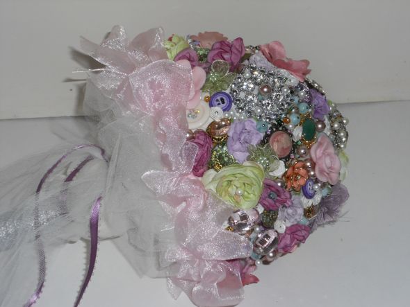 My reworked DIY bouquet :  wedding bouquet jewelry buttons Old Bouquet