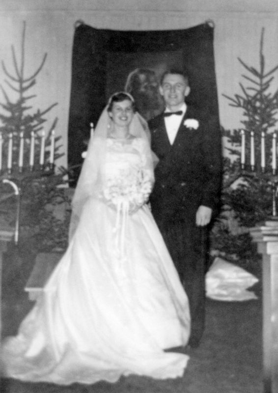 Show us your old family wedding photos! :  wedding wedding photos old pictures 18586 Morrell 288