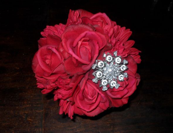 Small bouquets (or just a few flowers)...can we see them? :  wedding Bouquet