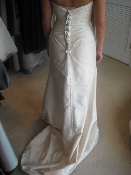 I think I have found THE ONE =) :  wedding paloma blanca 3906 1 dress PB 3906 2