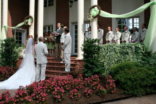 Wedding recap- pic heavy :  wedding 263171 10150299147364359 540719358 9208758 2029449 N