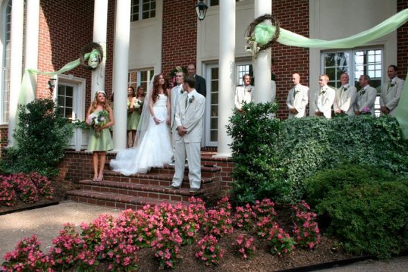 Wedding recap- pic heavy :  wedding 265078 10150299149979359 540719358 9208800 3132519 N