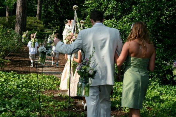 Wedding recap- pic heavy :  wedding 267633 10150299152384359 540719358 9208840 5458878 N