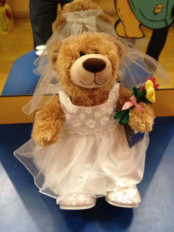 Flower girl and ring bearer gifts - HELP! :  wedding Flowergirlbear
