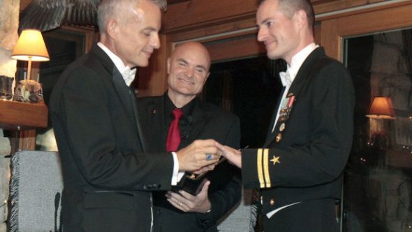 Post a same-sex marriage picture that makes you happy :  wedding Gay Military Wedding