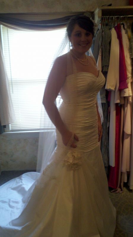 Not what I expected.. but true love anyway! :  wedding 2be wedding dress champagne 2011 07 23 11 29 21 7261