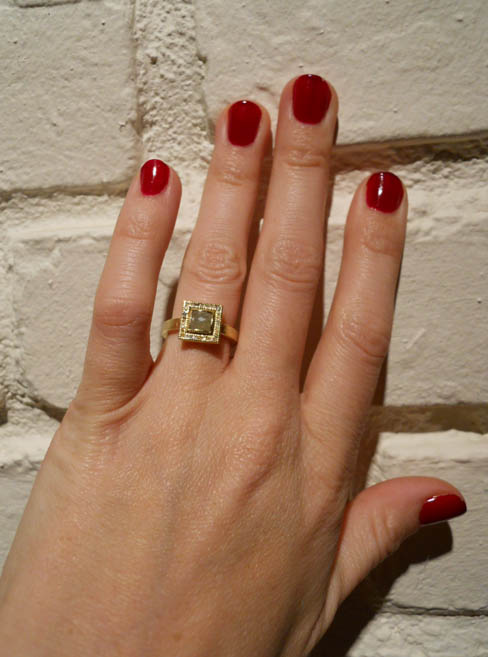 Show us your unusual/original DETAILS! :  wedding details surprise diamond unusual original ring DSCN2968