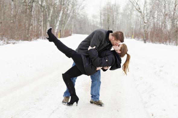 Winter Engagement Photo :  wedding photography black blue white ivory engagement Sj51web
