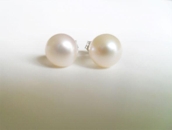 Affordable Bridal jewelry with a glamorous touch. Necklaces, earrings, bracelets : wedding bridal jewelry pearl necklace bridesmaids gifts jewelry sets necklaces earrings crystals white silver bridesmaids jewelry pearl stud earrings bridesmaid necklace pearl jewelry wedding jewelry rhinestones bracelet Lila Post Pearl 5