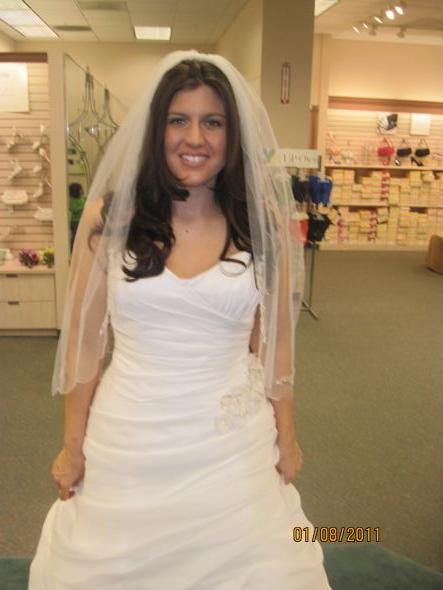Anyone have pictures of hair completely down with a veil? :  wedding Camera 521