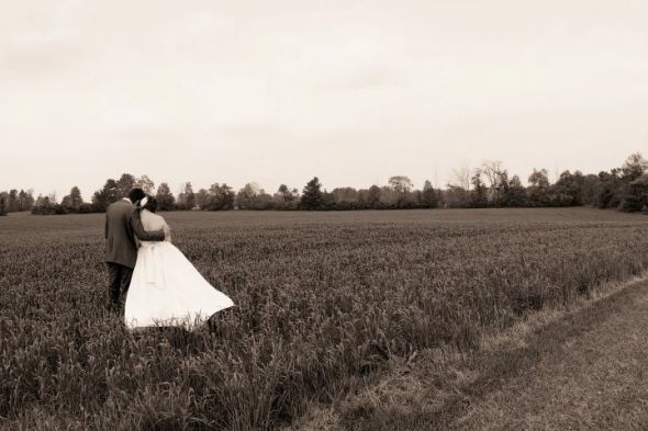 Post your favorite artsy photo from your e-pics, wedding, or any day! :  wedding photography artsy photos 38