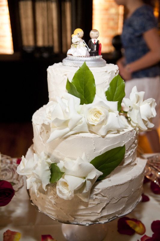 Decorating a plain cake :  wedding sylvia weinstock cake diy decoration topper Burr 2450