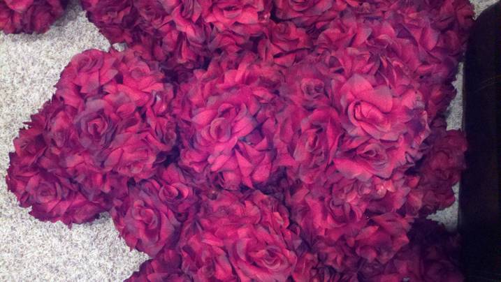Red Pomanders/Kissing Balls for sale! : wedding pomanders kissing balls flower ball red flowers reception Tn 21