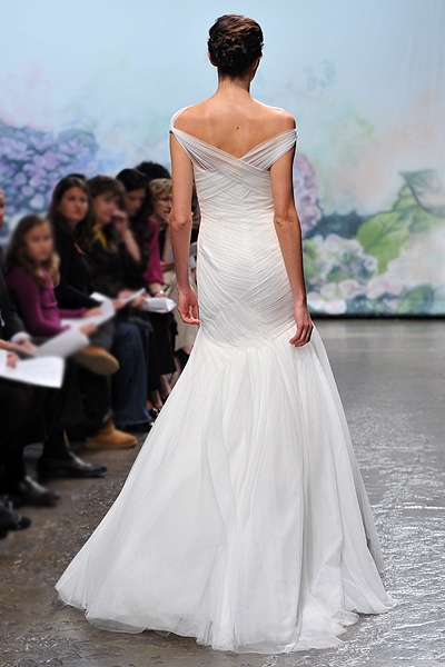 MONIQUE LHUILLIER Fall 2012-  EMOTION  for sale! :  wedding white dress monique monique lhuillier lhuilllier emotion addie Emotion Moniquelhuillierweddingdress B