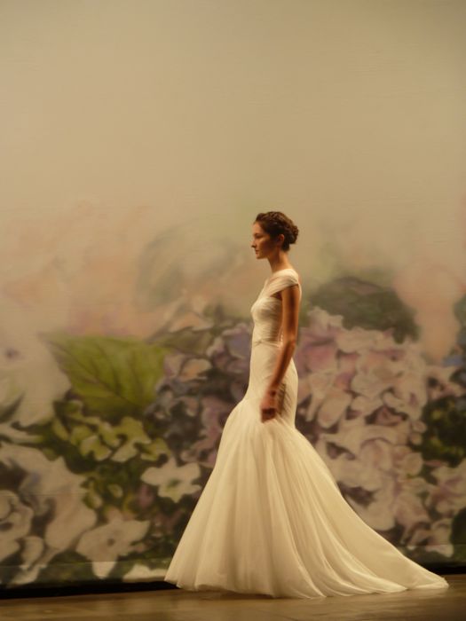MONIQUE LHUILLIER Fall 2012-  EMOTION  for sale! :  wedding white dress monique monique lhuillier lhuilllier emotion addie Monique Lhuillier Fall2012 21