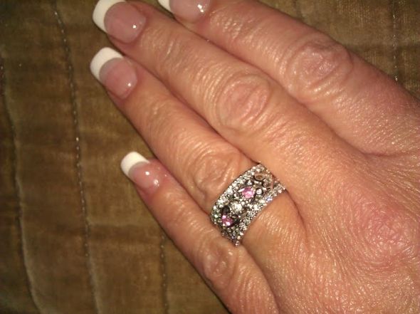 Show me your pretty rings with your pretty nails!!! :  wedding Weddingbandonfinger