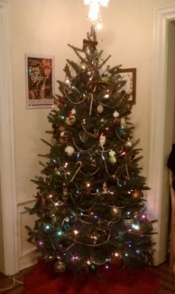 Decorating for Christmas in an apartment? :  wedding christmas decorations apartment Tree