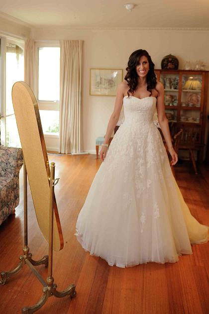 **Photo Recap**Girls Getting Ready!** Very Pic Heavy! :  wedding recap girls getting ready photos brooch ANNA  JON 2011   LOW RESOLUTION 152