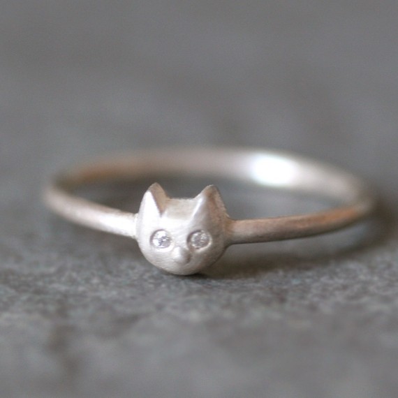 Kitten ring for e-ring! : wedding ring diamond kitten unusual Kittenring