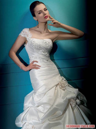 Re: Demetrios 4281 vs James Clifford Bridal Gown- Spring 2011 Gowns-  HELPPPPPPPPPP!