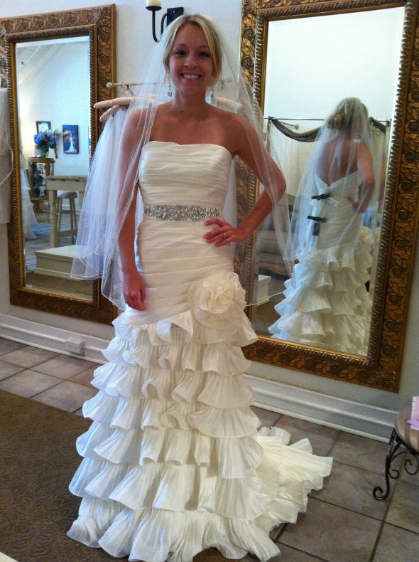 Fab dress with flowy ruffled skirt pics NEEDED. Im looking for the perfect one! :  wedding dress dresses ruffles flowy gown Photo 3