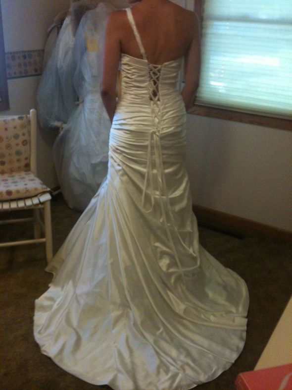 Putting my dress away... PICS INSIDE of final fitting :  wedding fitting sweetheart alterations Full Train
