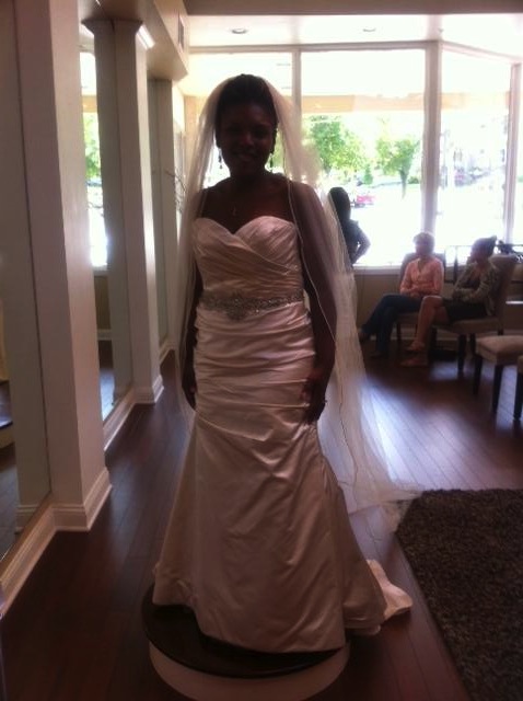 Wedding dress: Back and forth between love and regret :  wedding full figured 1 dress regret Thedress