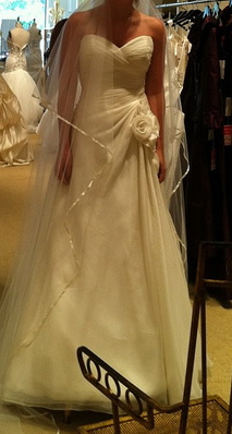 Monique Lhuillier Brides - Dresses! :  wedding monique lhuillier dress 6068068320 537fe2710d Z