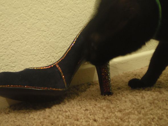 DIY Volcano Crystal Shoes :  wedding swarovski strass cobalt crystal diy shoes TangoVolcano2
