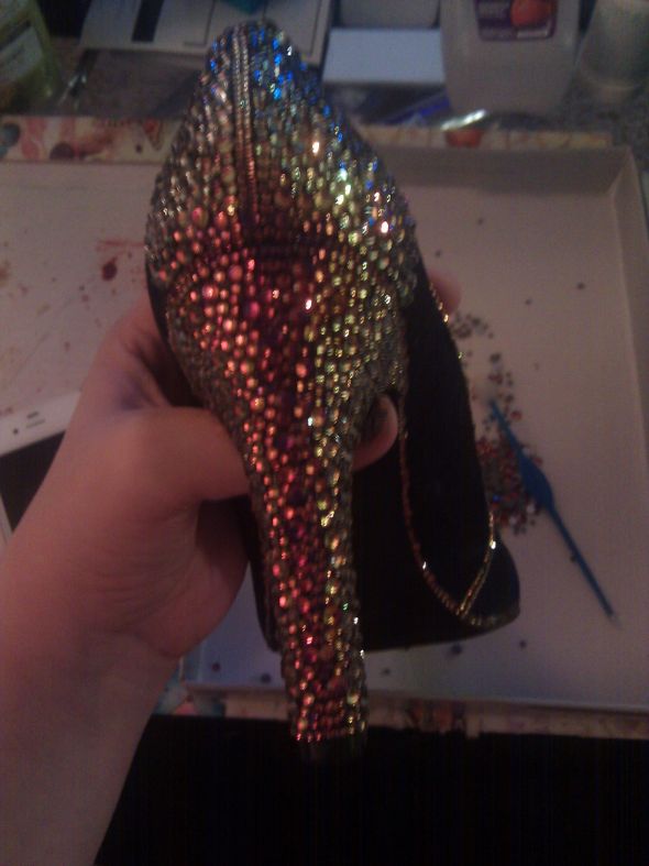 DIY Volcano Crystal Shoes :  wedding swarovski strass cobalt crystal diy shoes Volcanoleftheel1