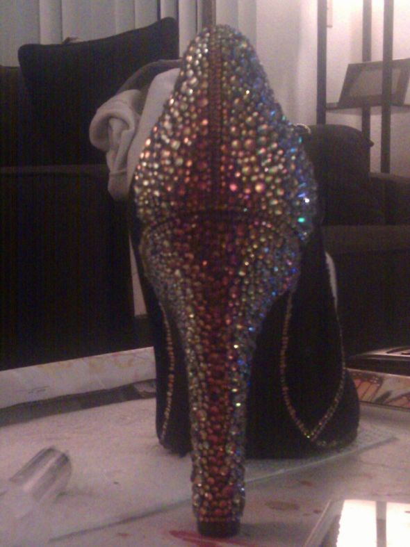 DIY Volcano Crystal Shoes :  wedding swarovski strass cobalt crystal diy shoes Volcanoleftheel2