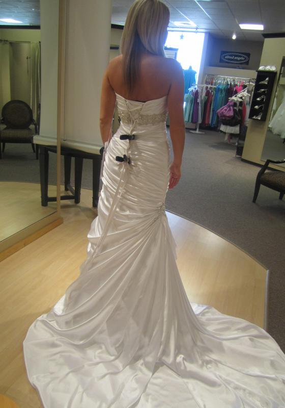 I have to make decision by NOON!!! Help please!!! :  wedding IMG 2226