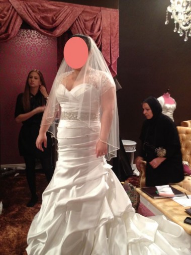 mom vs. moh - opinions needed :  wedding Photo3