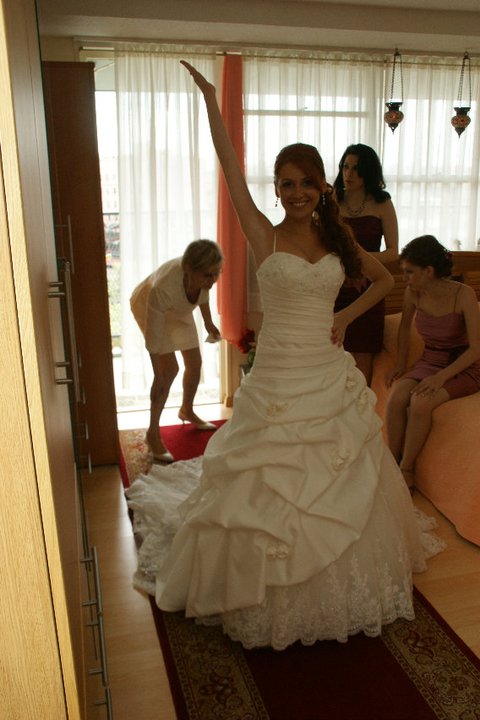 BALL GOWNS!!! Please show me your ball gowns under $2000 please!!! :) : wedding ball gowns dress swarovski pouffy princess 224108 640945613130 43902519 34364738 1249288 N