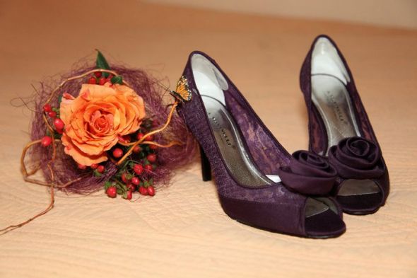 Another show me post.... Shoe me your shoes!! Please :) :  wedding 250223 643927881640 43902519 34389304 6568811 N 1