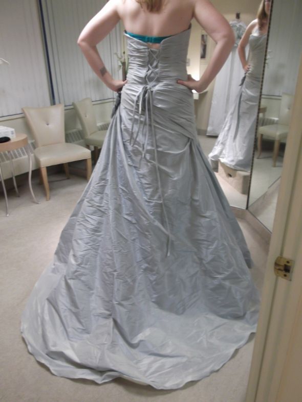 Budget brides with dresses under 1000! :  wedding dress Back