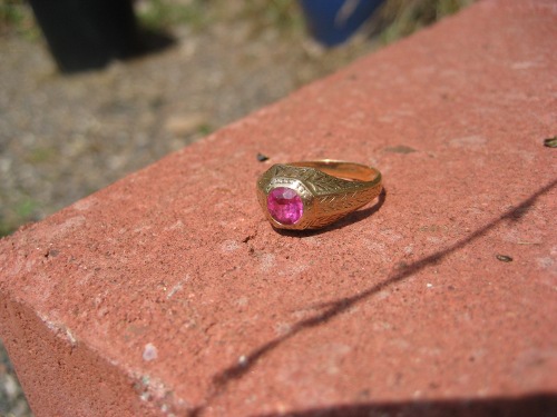 Have you got an HEIRLOOM engagement ring (or stone)? STORY! :  wedding ring engagement vintage heirloom diamond setting Nannys Sapphire