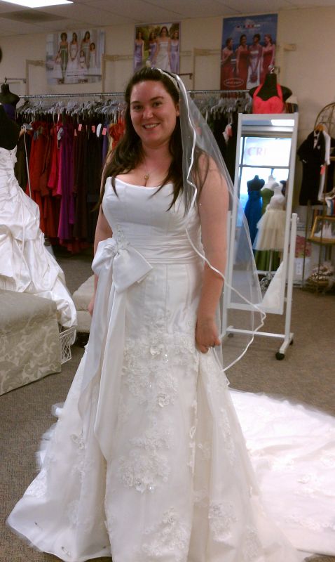 ITS FINALLY HERE (my dress arrived) :  wedding maggie sottero leighton dress fit n flare 1 fit and flare lace and tulle corset leighton by maggie sottero IMAG0411