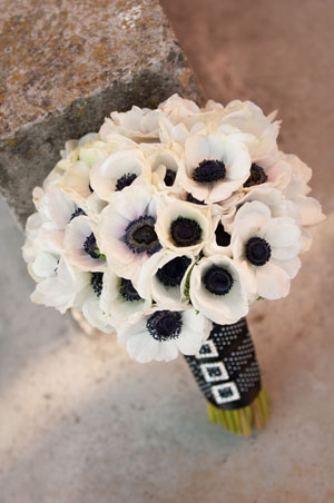 black and white wedding bouquets ideas