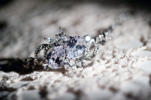 Please show me your VEILS or other HAIR ACCESSORIES! :  wedding veil headband comb pins hair accessories My Wedding Bracelet