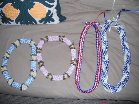I'm making these leis for some guests. What do you think? :  wedding diy DSCF1207