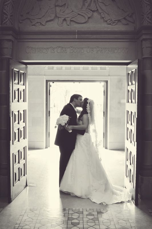 Gallery of the Day : wedding features Cuddyphoto BM 348 BW 2 Wedding Ceremony Details Photos : wedding photography romance black and white black white bouquet inspiration ceremony dress Cuddyphoto BM 348 BW 2