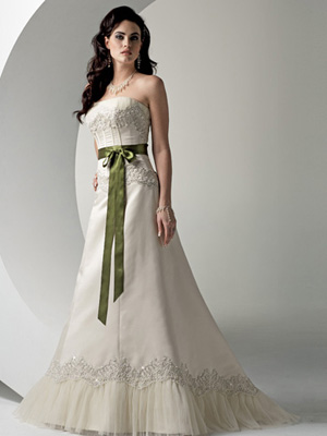 I am desperately seeking a Vintage Inspired Ivory colored wedding dress for